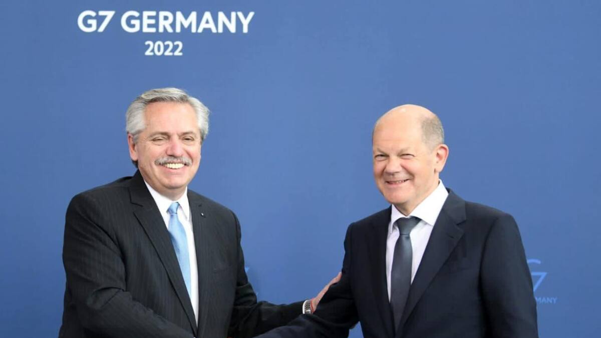 Alberto Fernández y Olaf Scholz en la Cumbre del G7. Foto: NA.