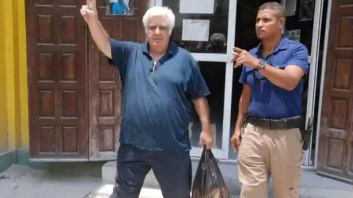 Alberto Samid fue trasladado desde la comisaría de San Pedro hacia la capital de Belice