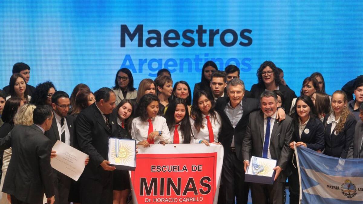 Alejandro Finocchiaro y Mauricio Macri (NA)