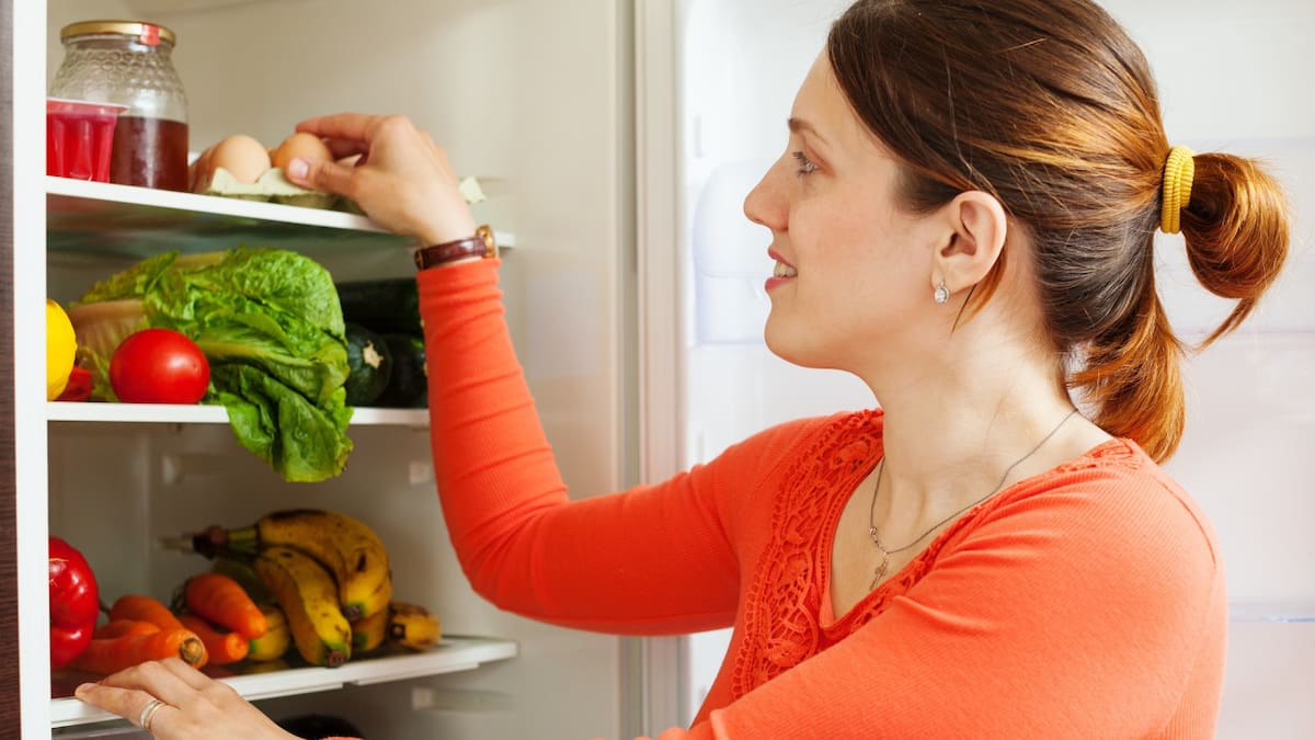 Ni suplementos ni fórmulas mágicas: los 10 alimentos que recomiendan los expertos para proteger la salud cerebral