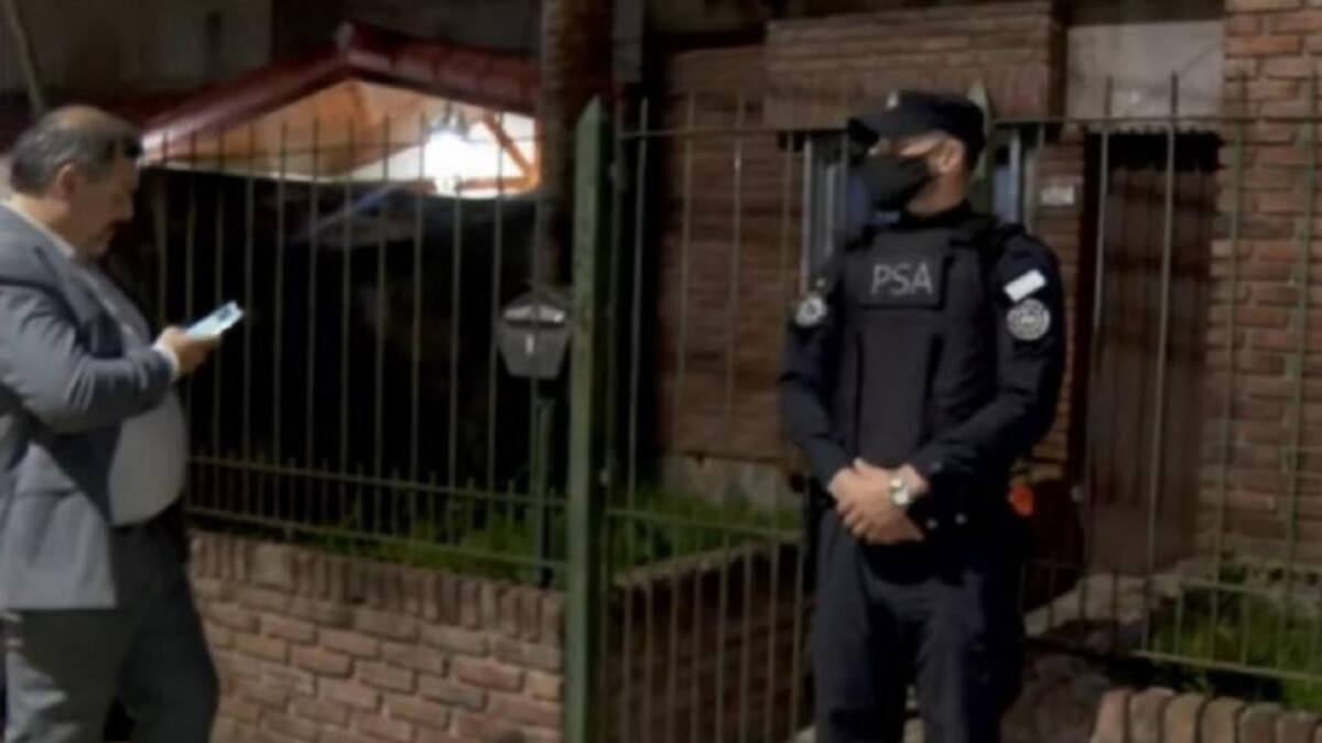 Allanamiento a la casa del líder de la banda de los copitos