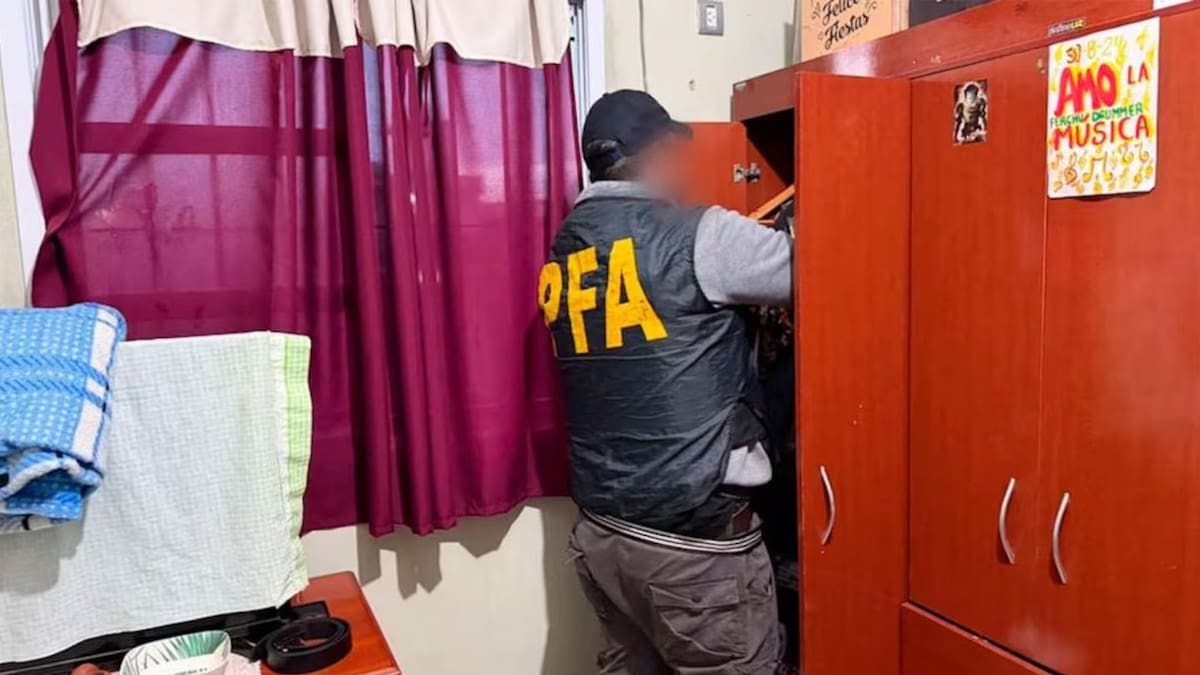 Alerta del FBI y operativo en Quilmes: cómo descubrieron el plan de un alumno para atacar su colegio
