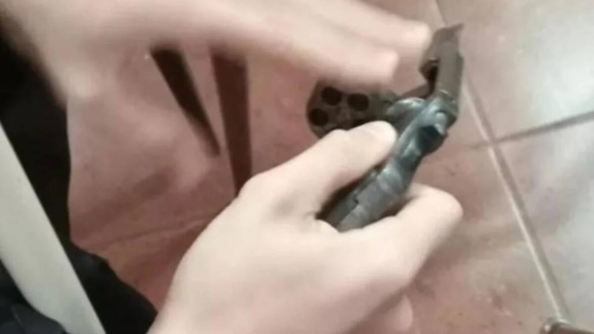 Alumno llevó un arma y un cuchillo a un colegio de Misiones.