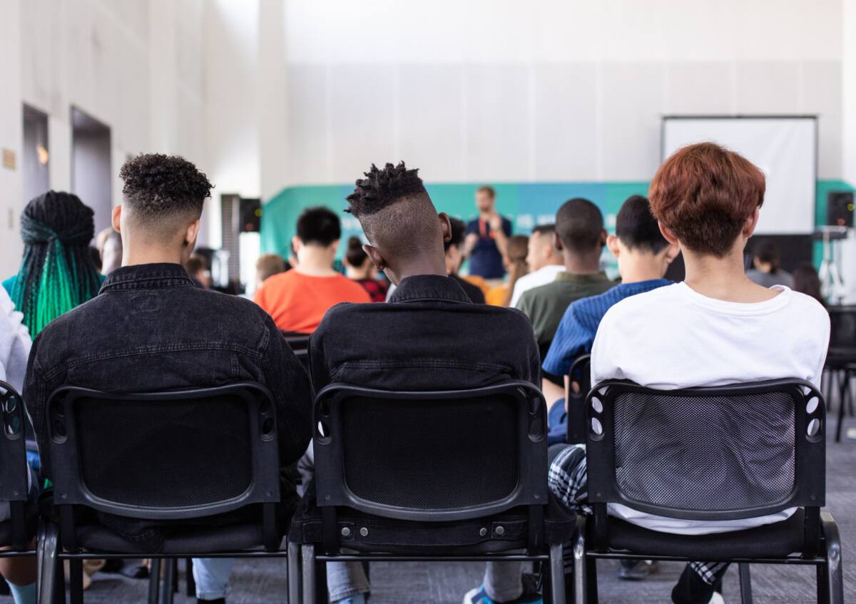 Alumnos; colegio. Foto: Unsplash.