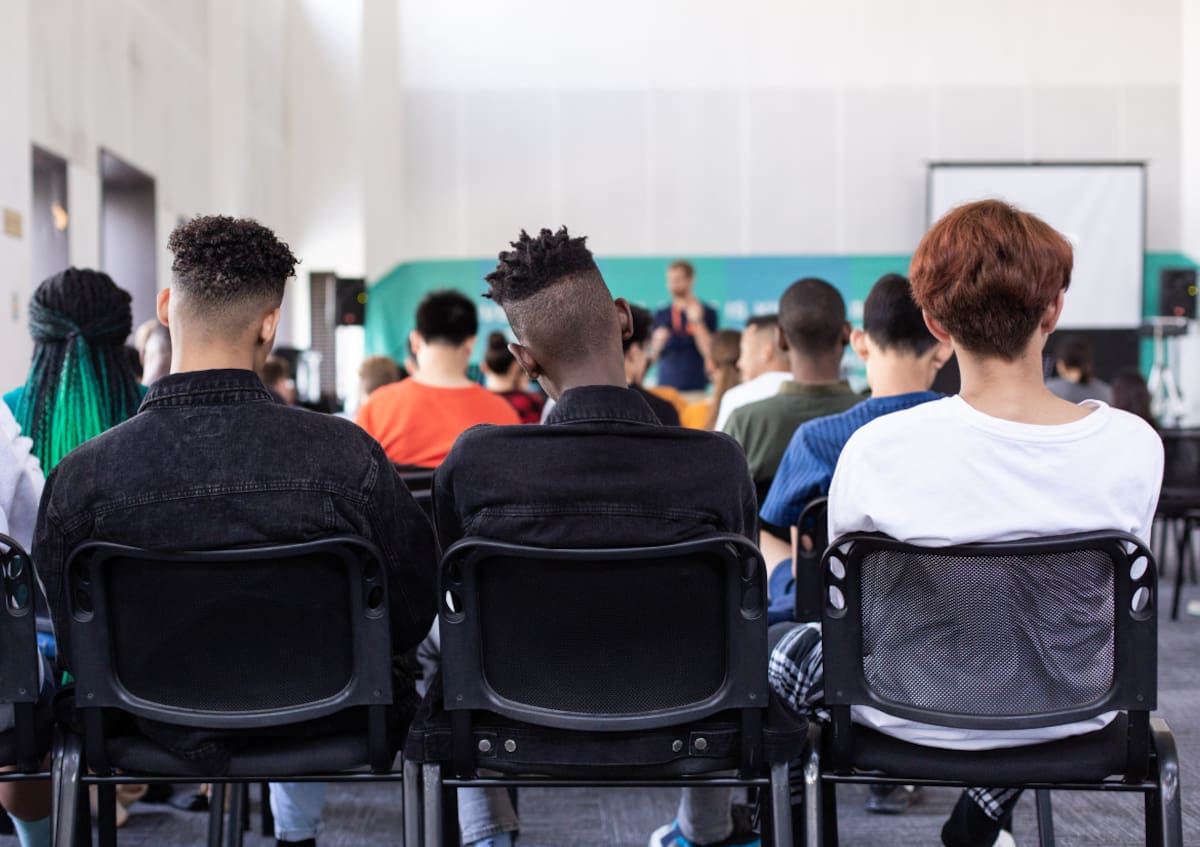 Alumnos; colegio. Foto: Unsplash.