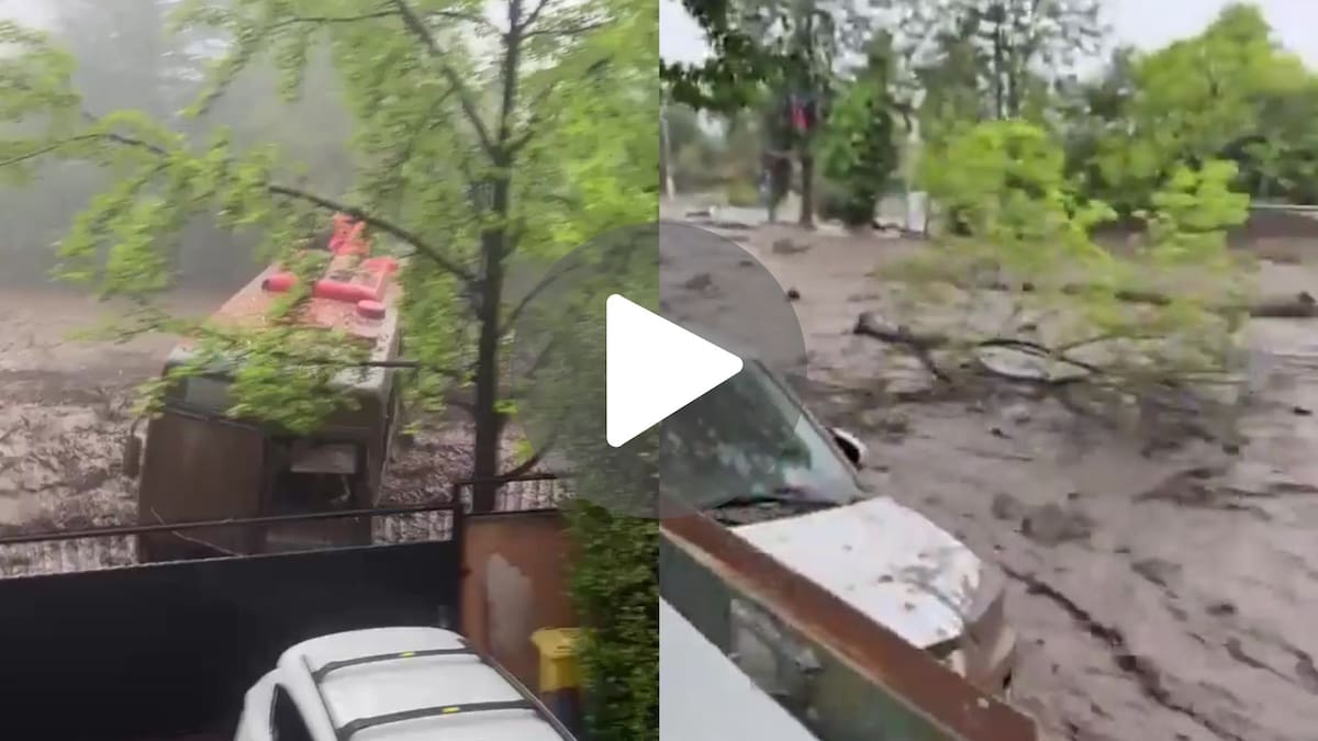 Impactantes videos del aluvión en Chile: el agua arrastró autos y colectivos en Las Condes