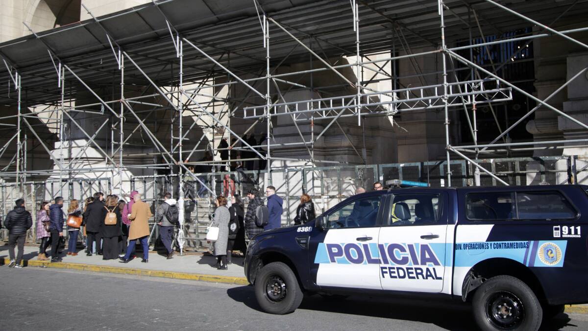 Amenaza de bomba en el Palacio de Tribunales. Foto: NA.