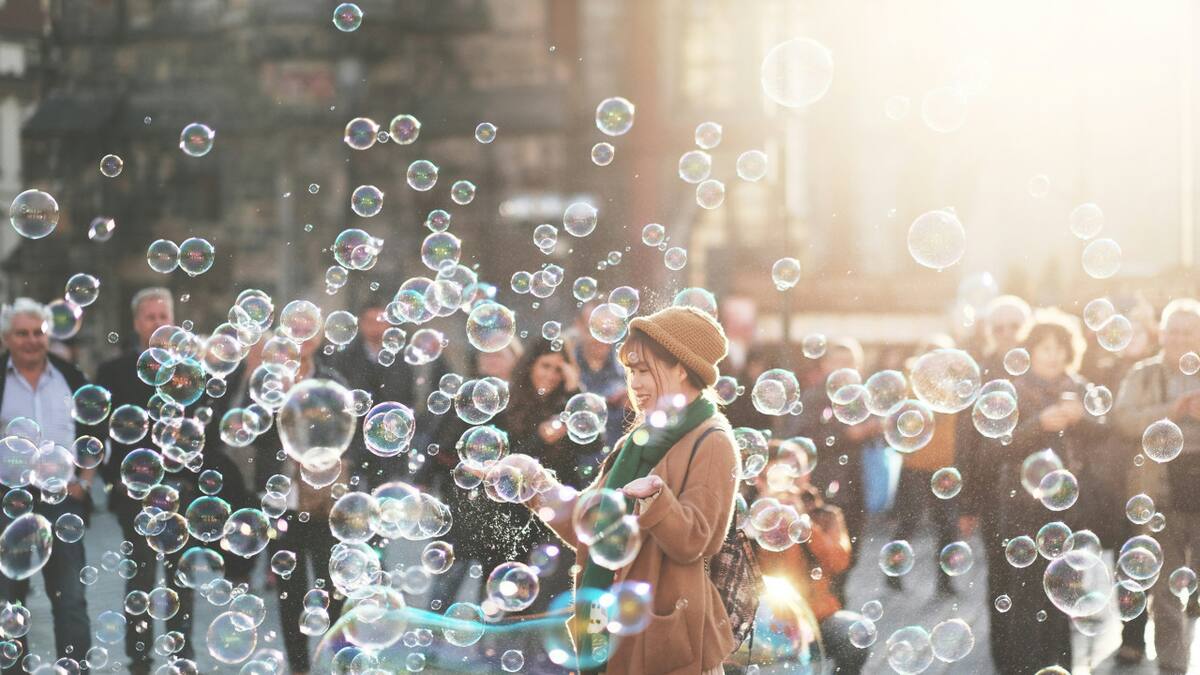 ¿Cuáles son los signos del zodíaco que enamoran con su carisma?. Foto: Unsplash