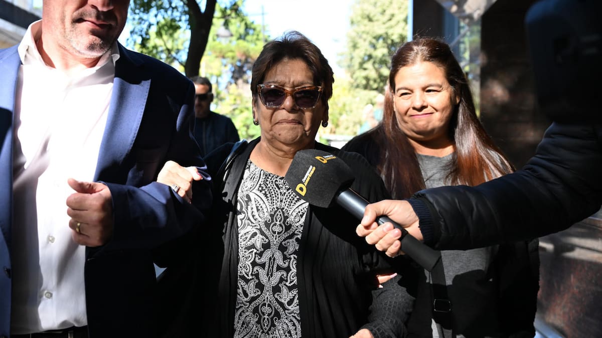 Ana y Claudia Maradona en el juicio por la muerte del Diez. Foto: EFE.