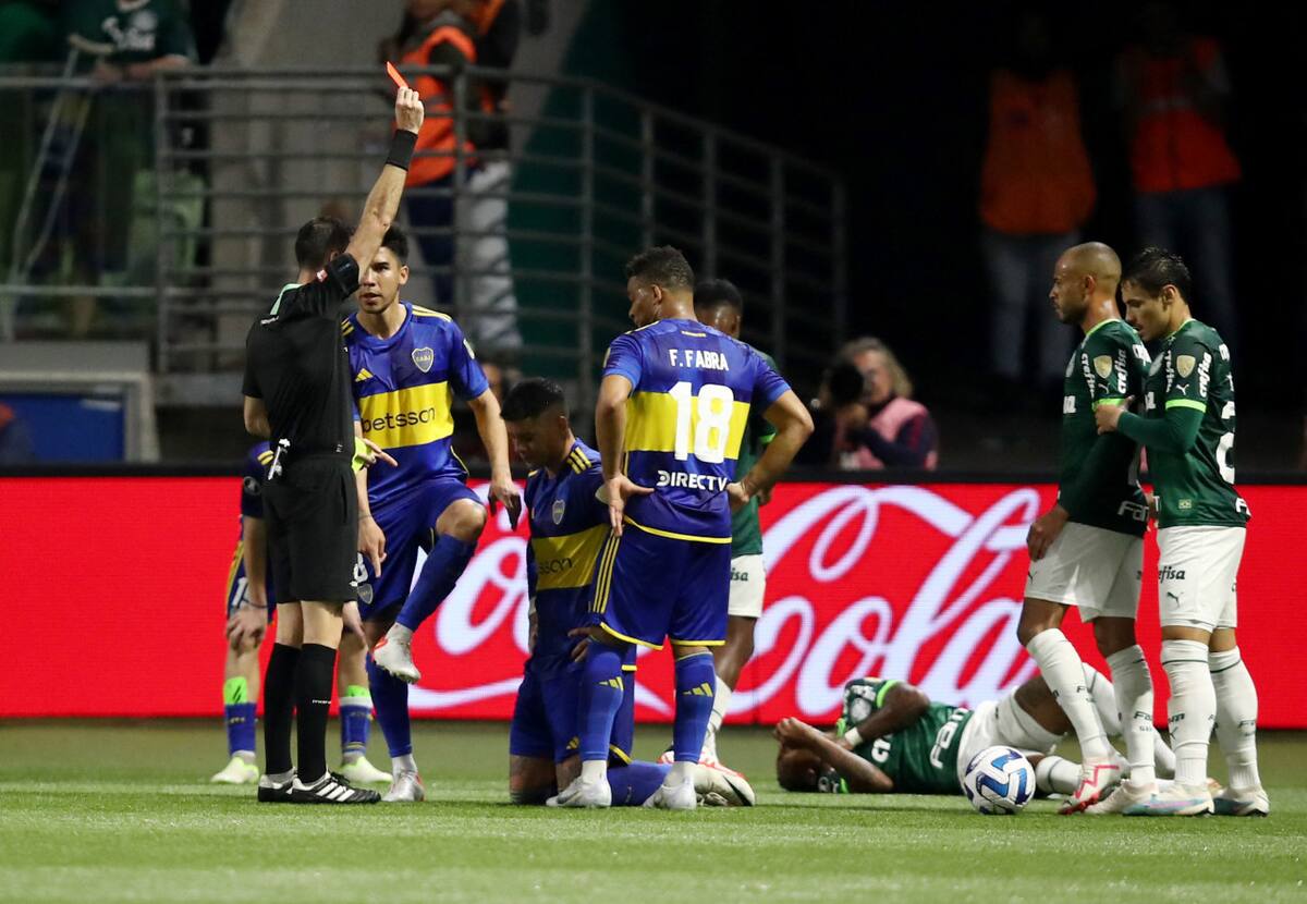 Andrés Matonte expulsó a Marcos Rojo en Palmeiras-Boca; Copa Libertadores. Foto: Reuters.