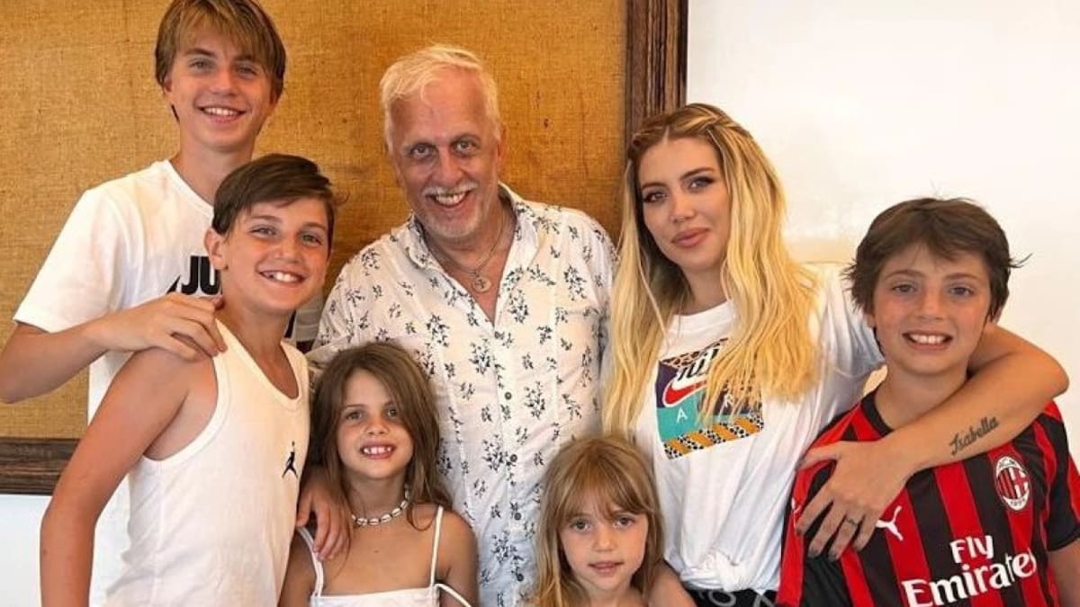 Andrés Nara junto a su hija Wanda y sus nietos. Foto: Instagram @andres_r_nara.