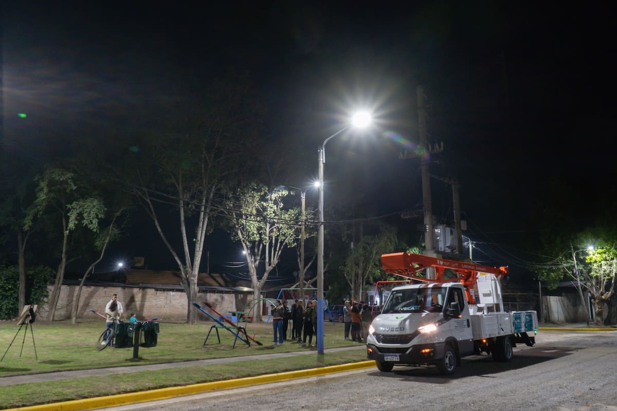 Andrés Watson supervisó la renovación lumínica en La Colorada Este.