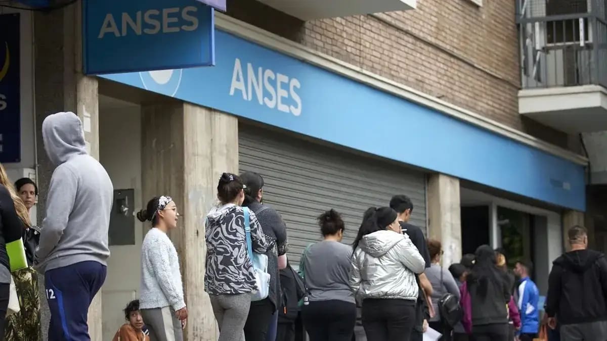 ANSES termina junio: quiénes cobran este lunes 29 y qué pasa con el calendario de julio