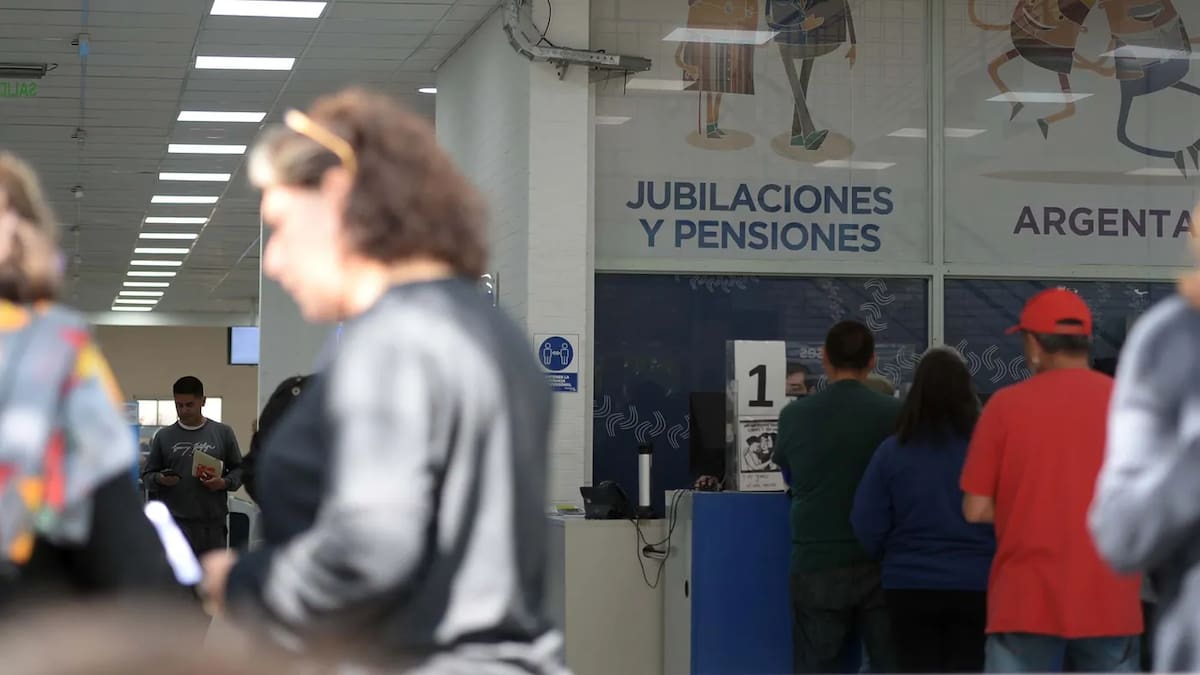 Jubilados y pensionados ANSES: cómo cambia el calendario de cobro por el feriado de agosto