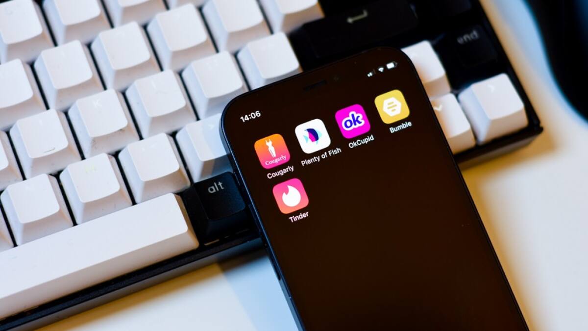 Antes de conocer a alguien en persona, es necesario adoptar medidas de seguridad. Foto: Unsplash.