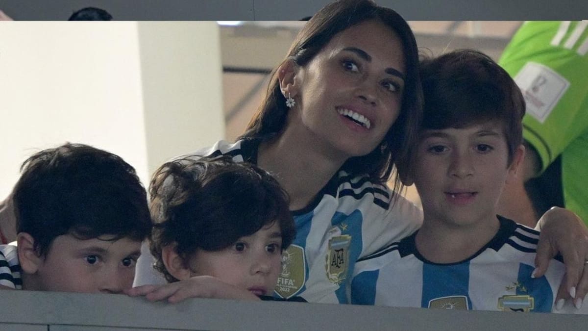 Antonela Roccuzzo en la fiesta de los campeones. Foto: Twitter @santandaves