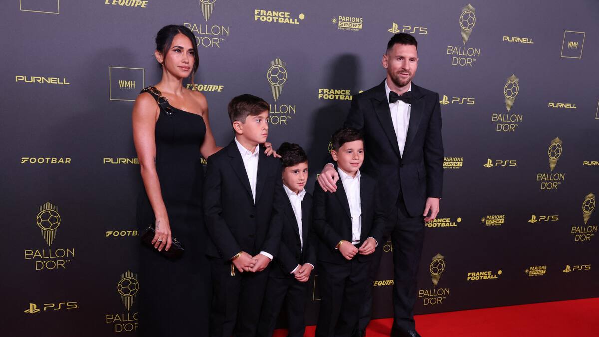 Antonela Roccuzzo y Lionel Messi junto a sus hijos. Foto: Reuters.
