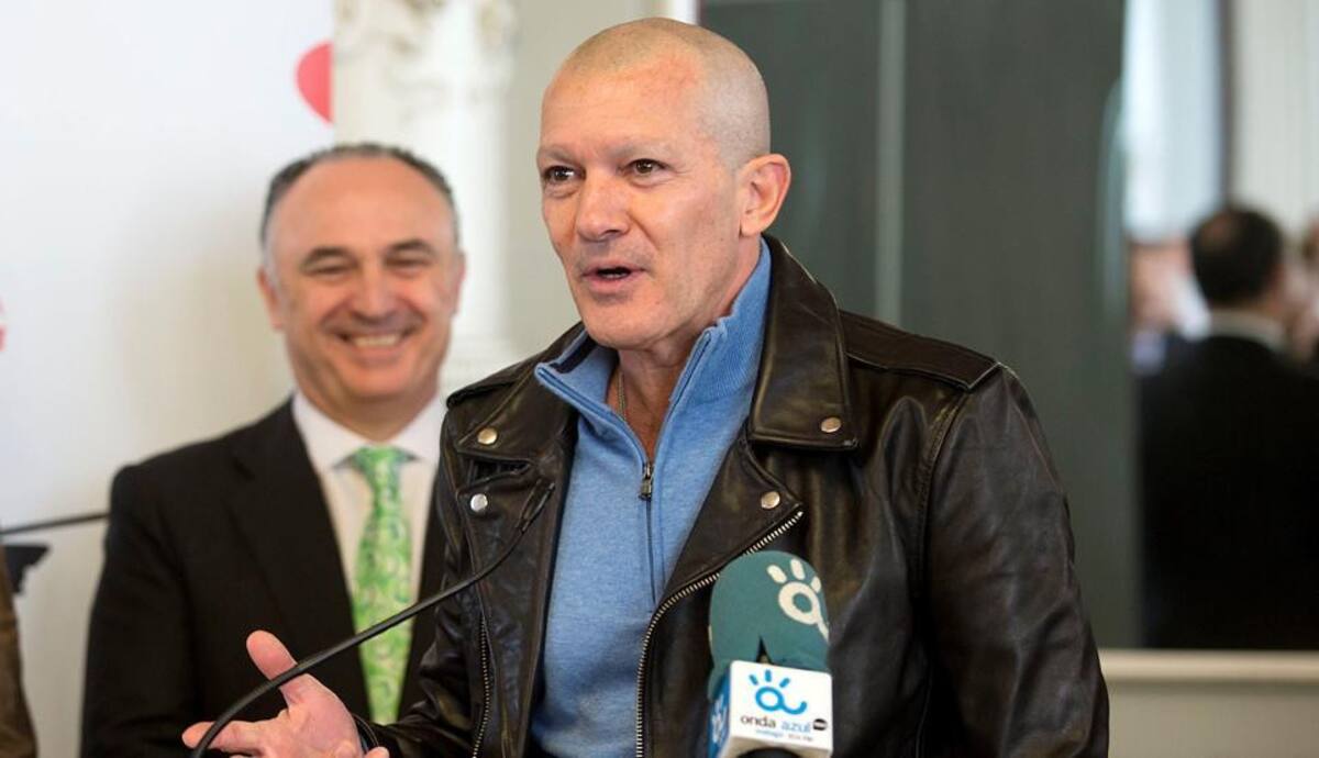 Antonio Banderas sorprendió a todos con su nuevo look