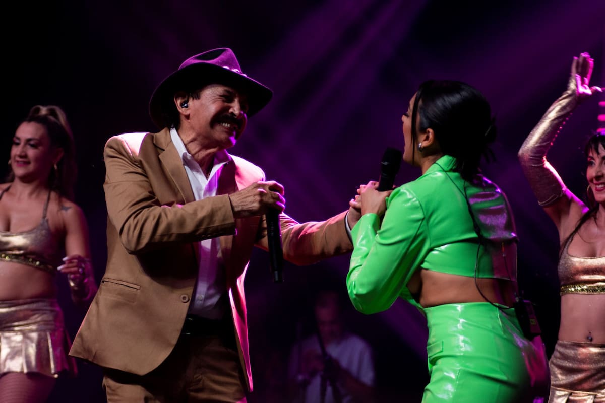 Antonio Ríos y Ángela Leiva presentan "Todos me critican"