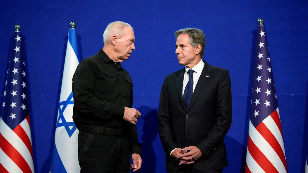 Antony Blinken junto a Yoav Gallant, ministro de Defensa de Israel. Foto: Reuters.