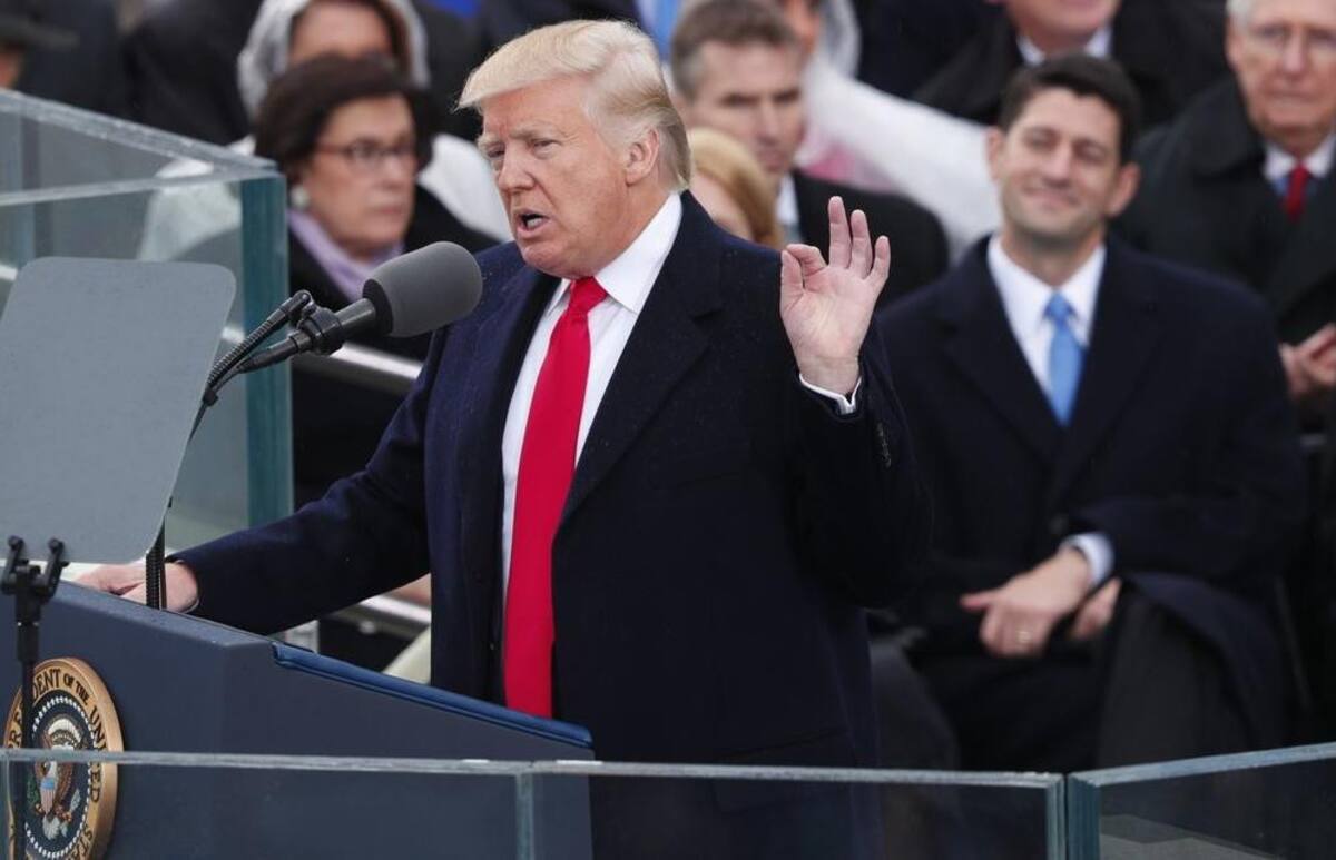 Anuario 2017 - Asume Trump