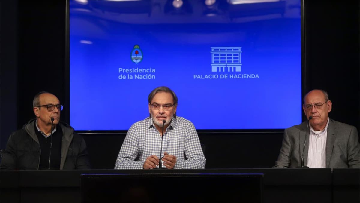 Apagón masivo en Argentina, conferencia de Gustavo Lopetegui, NA