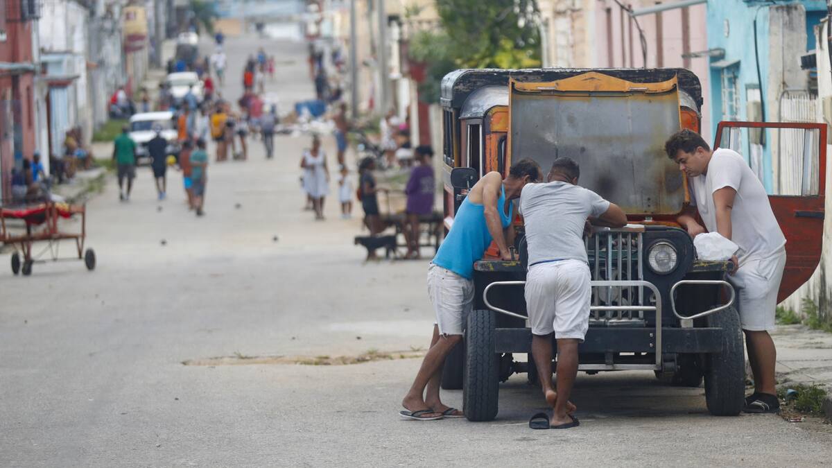 Apagones masivos en Cuba. Foto: EFE/Yander Zamora.