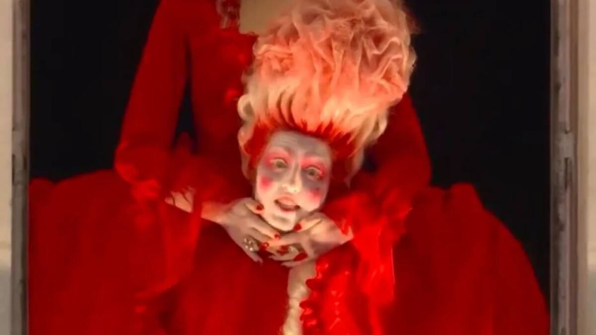 Aparición de María Antonieta decapitada en la inauguración de los Juegos Olímpicos París 2024. Foto: NA.