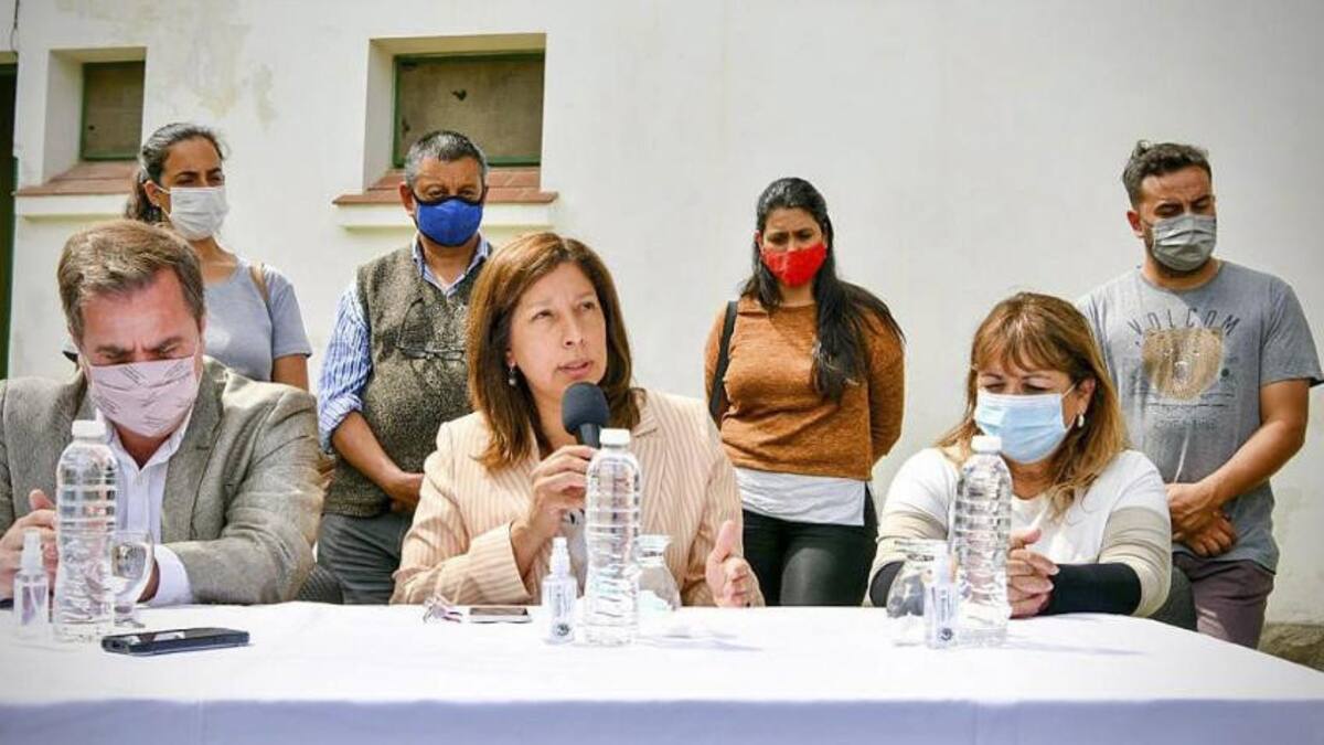 Arabela Carreras, AGENCIA NA