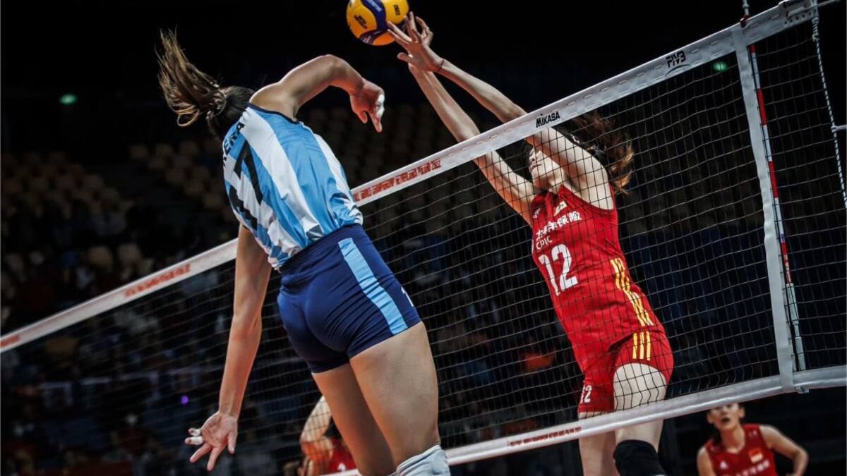 Argentina cayó en su debut mundialista ante China. Foto: Twitter @Voley_FeVA.