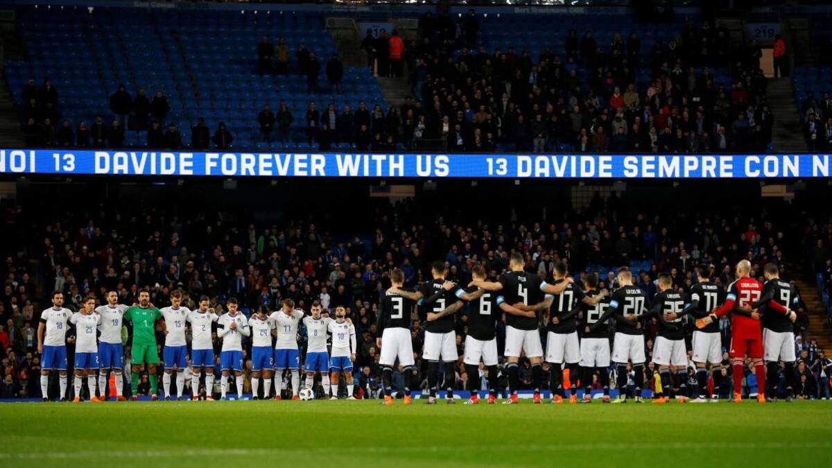 Argentina vs Italia - Reuters - Minuto de Silencio por Astori y Houseman