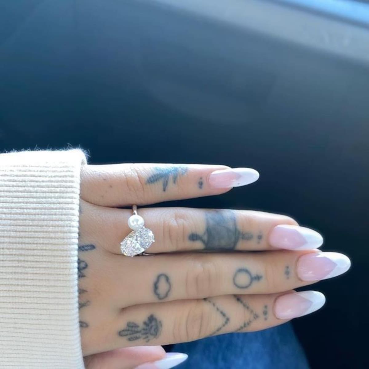 Ariana Grande se casó en secreto con Dalton Gómez