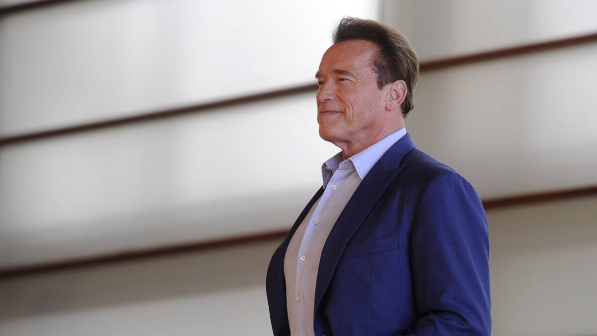 "Persona de bien": Arnold Schwarzenegger posó con la camiseta de un equipo argentino y generó furor en redes