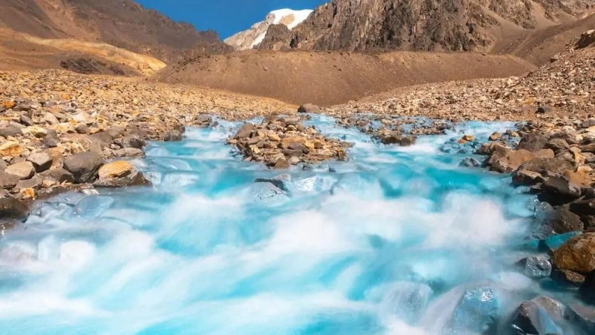 El arroyo mágico con aguas turquesas. Foto Instagram @relajateviajes