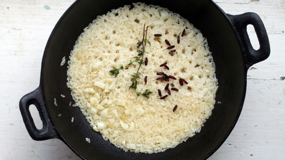 La forma correcta de cocinar el arroz. Foto Unsplash.