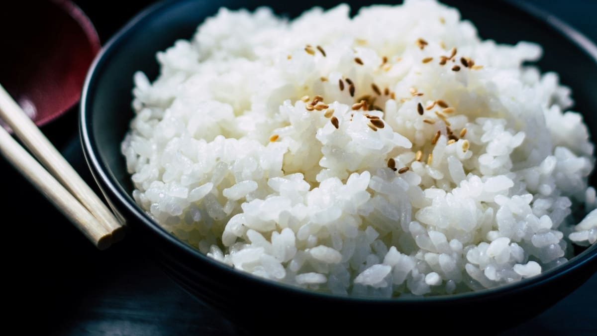 ¿Por qué recomiendan cocinar el arroz con un poco de vinagre? Foto Unsplash