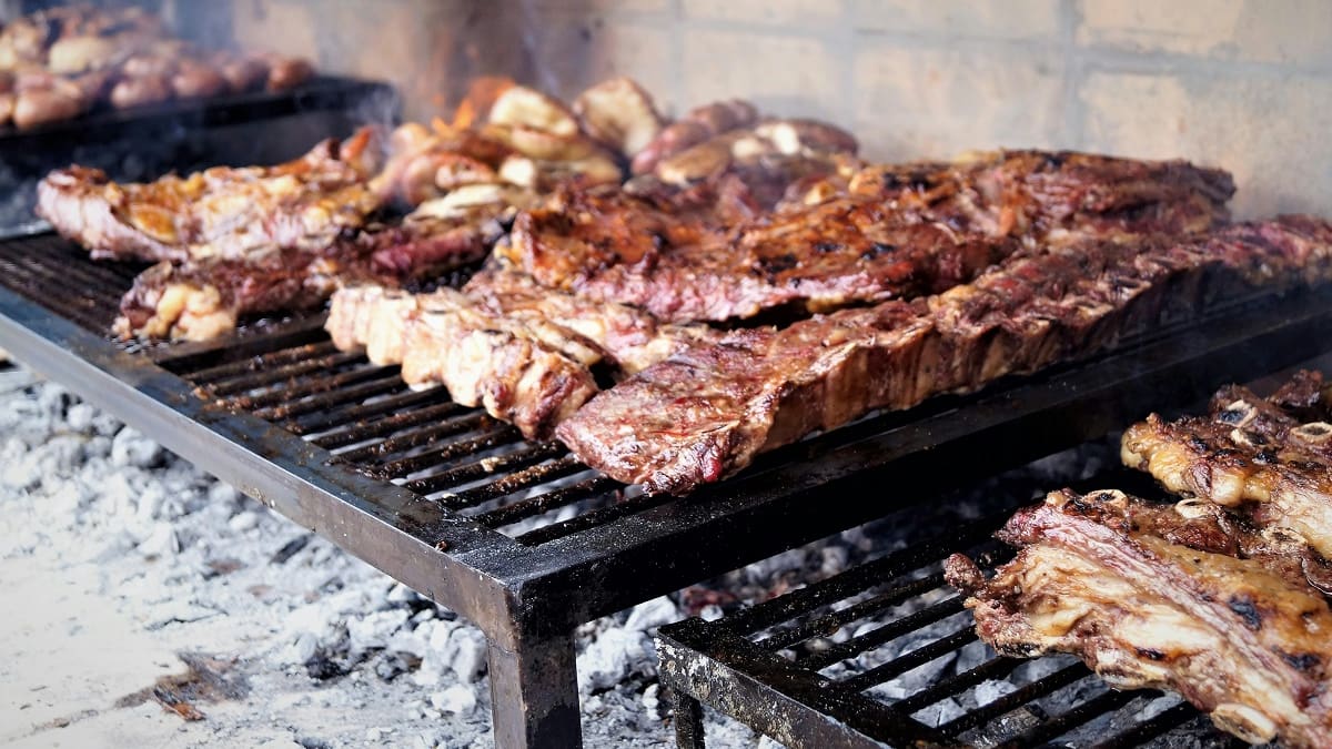 El asado y una forma diferente de condimentar la carne.