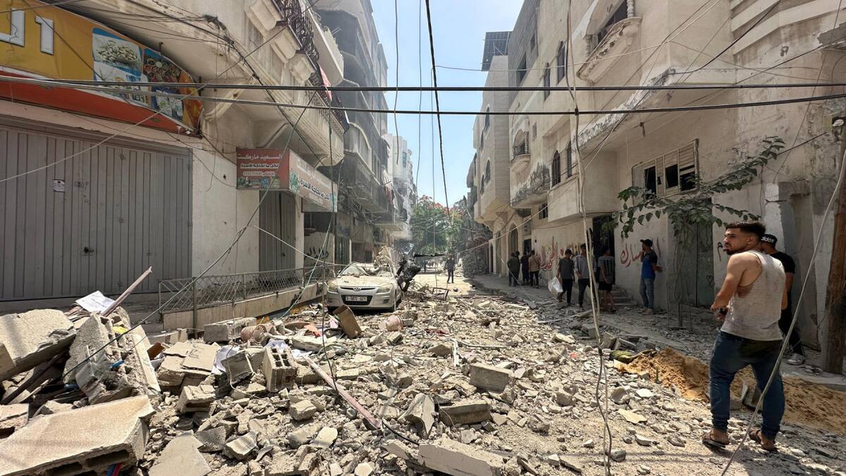 Así quedaron las calles de Nuseirat tras el operativo de rescate de los cuatro rehenes israelíes. Foto: EFE.