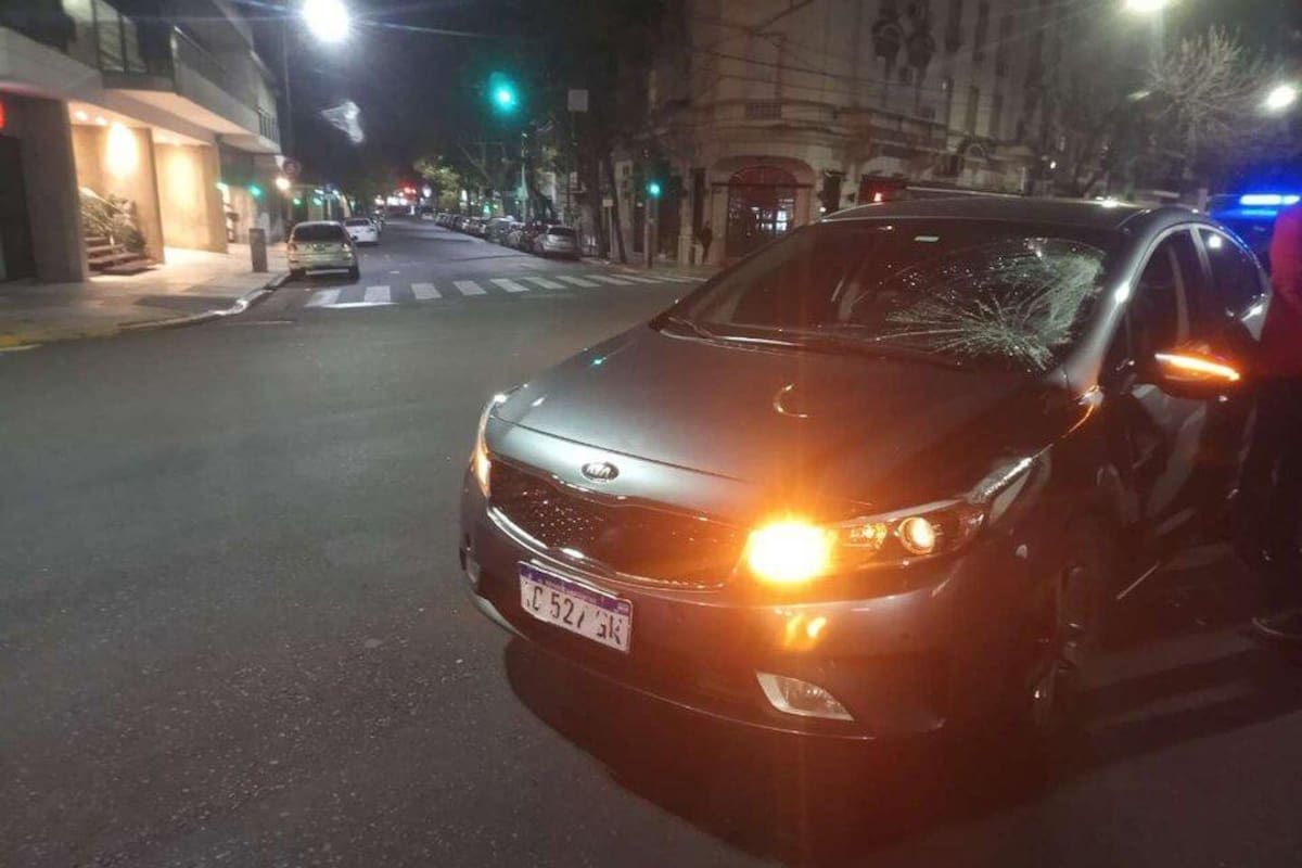 Así quedó el auto de Rinaldi tras el accidente en Palermo. Foto: Twitter.