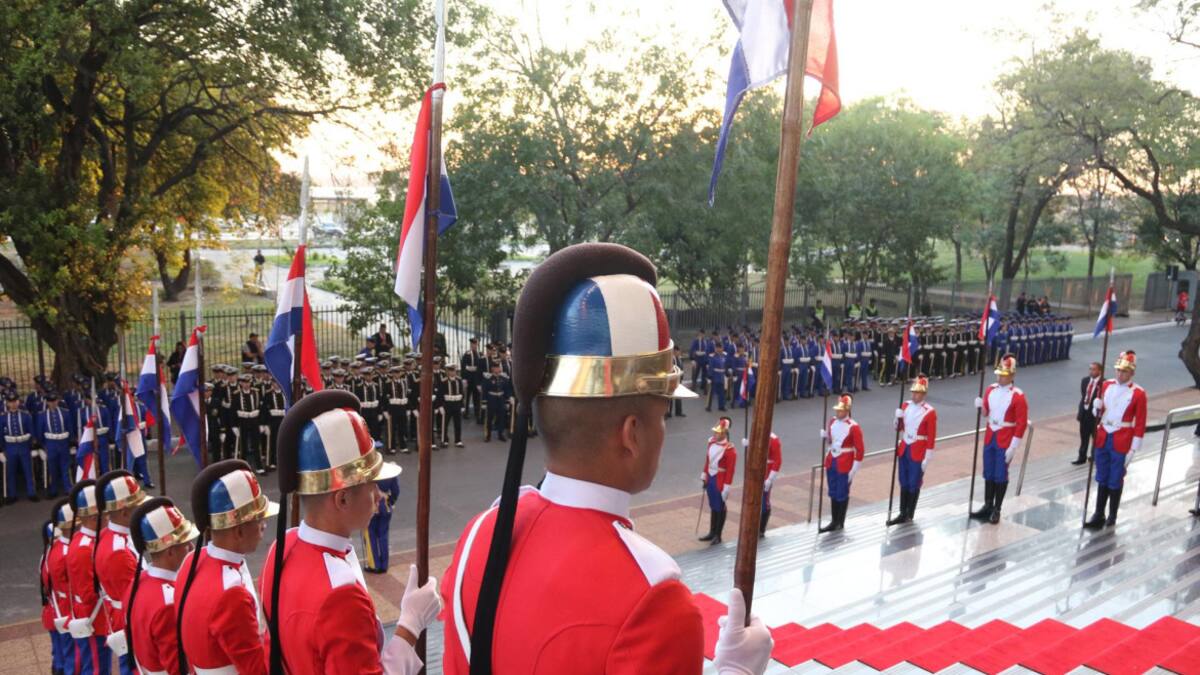 Asunción de Peña en Paraguay. Foto: EFE.
