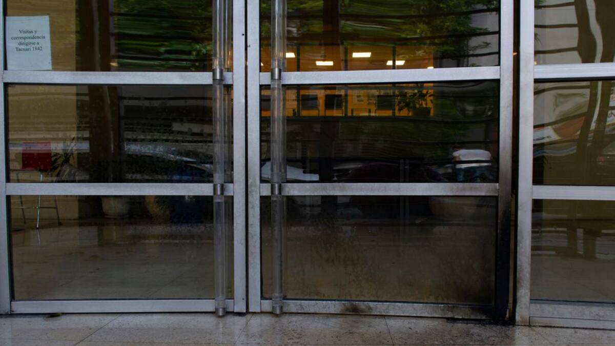 Ataque en la puerta de Clarín