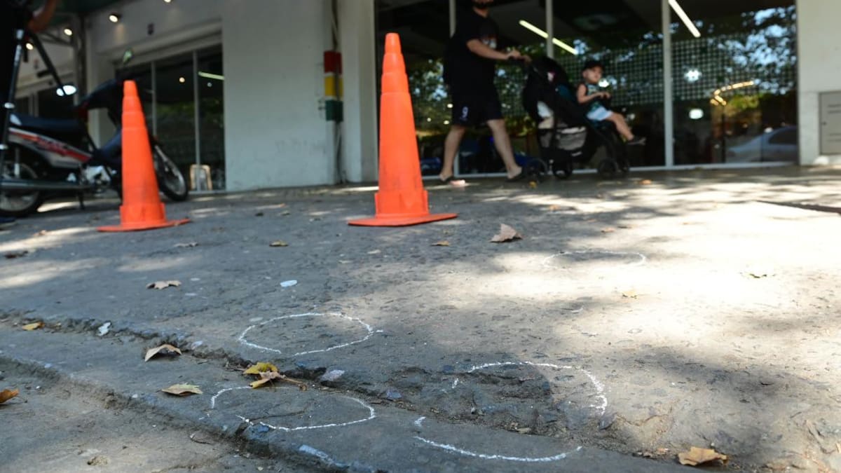Ataque narco contra el supermercado de Antonela Roccuzzo en Rosario. Foto: Telam.