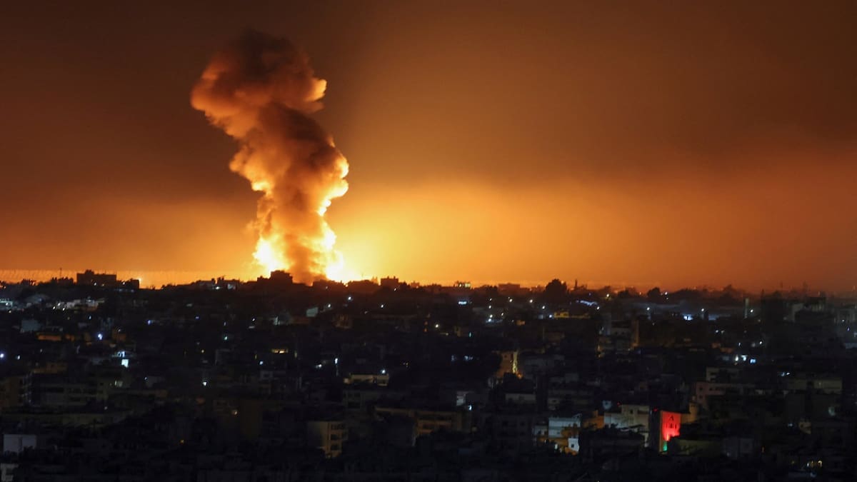 Una imagen repetida que se vive desde hace meses de ataques en Medio Oriente. Foto: Reuters.