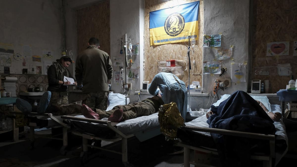 Atención a soldados ucranianos heridos en la guerra contra Rusia. Foto: EFE.