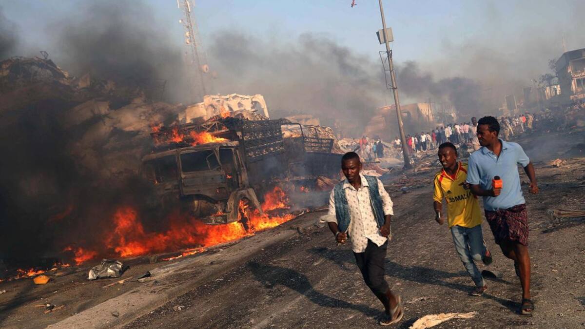 Sangriento atentado en Somalía: hay al menos 215 muertos