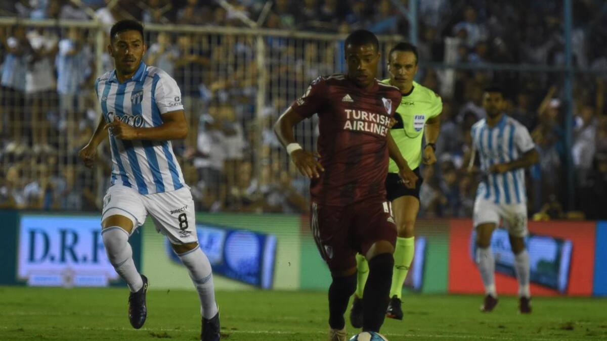 Atlético Tucumán vs River, Superliga