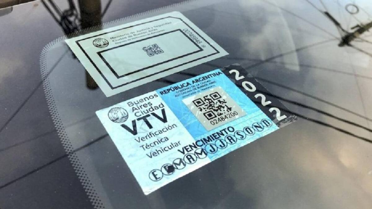 Aumento del costo de la VTV y el estacionamiento medido. Foto: NA.