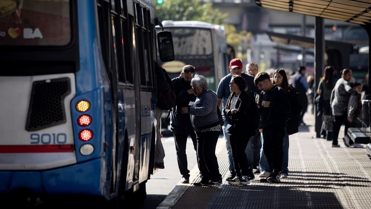 Una importante línea de colectivos de CABA podría dejar de existir: cuál es y qué pasará con sus pasajeros