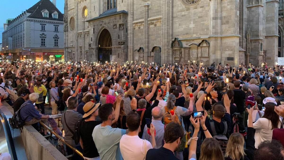 Conmoción en Austria: una médica se suicidó tras meses de ser acosada por antivacunas