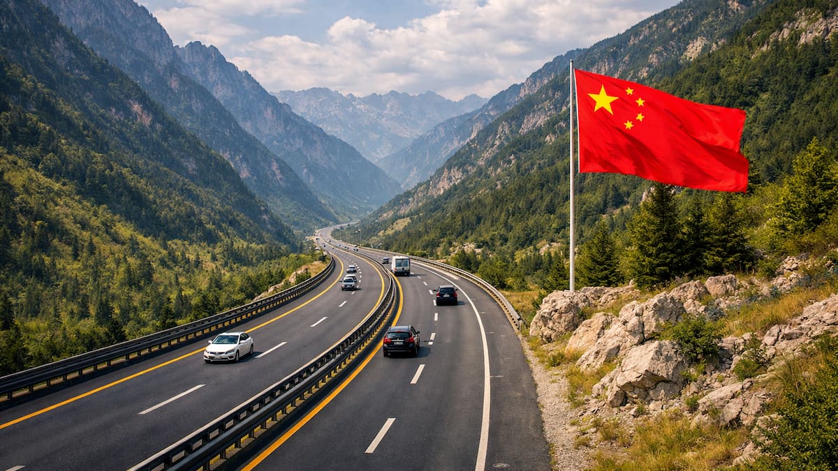 China partió una montaña en dos para construir una autopista “futurista”: cómo es el impactante megaproyecto